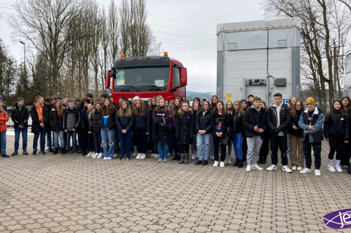 Betriebserkundung der 9. Klassen bei Zanner Fahrzeugbau